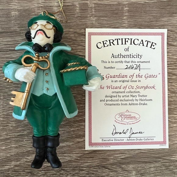 Set of 6 “The Wizard of Oz Storybook” Ornaments - Picture 6 of 9